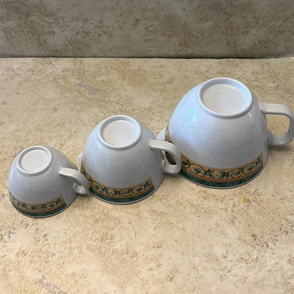 Pfaltzgraff French Quarter Set of 3 Nestling Measuring Cups